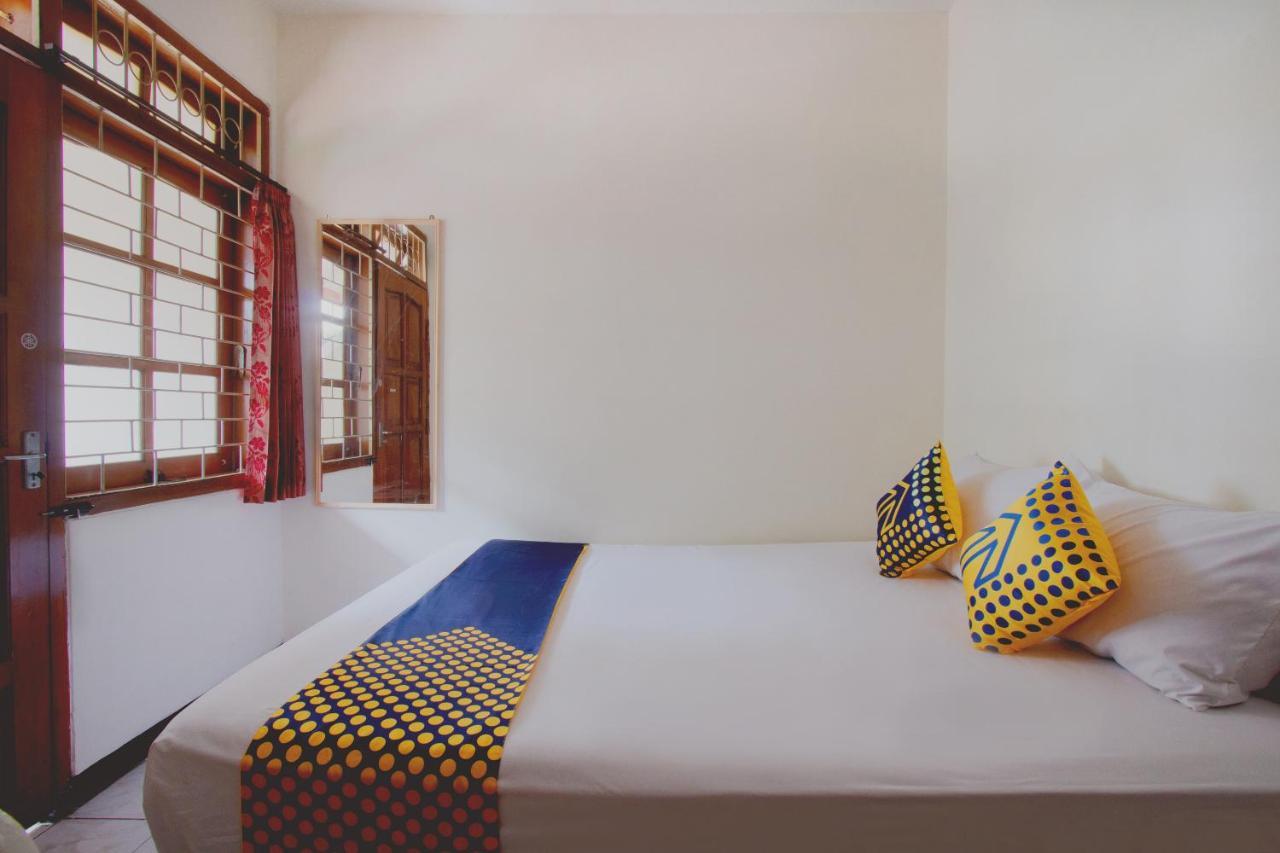 Spot On 3218 Bee Palm Family Syariah Hotell Malang Exteriör bild